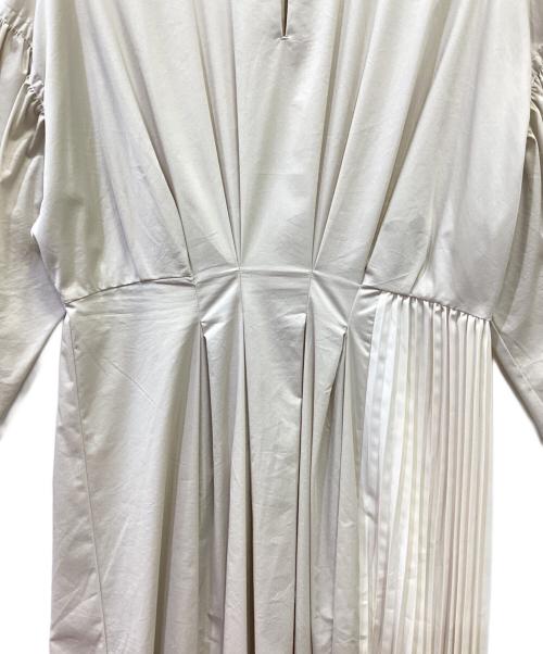 ELENDEEK（エレンディーク）ELENDEEK (エレンディーク) アシメプリーツワンピース ベージュ サイズ:2の古着・服飾アイテム