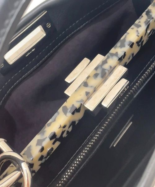 FENDI（フェンディ）FENDI (フェンディ) ピーカブー ミディアム ブラック サイズ:ミディアムの古着・服飾アイテム