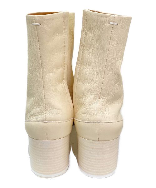 Maison Margiela（メゾンマルジェラ）Maison Margiela (メゾンマルジェラ) Tabiブーツ アイボリー サイズ:37の古着・服飾アイテム