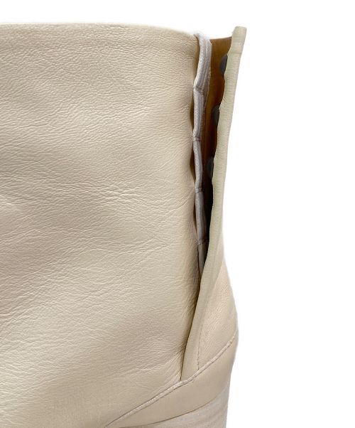 Maison Margiela（メゾンマルジェラ）Maison Margiela (メゾンマルジェラ) Tabiブーツ アイボリー サイズ:37の古着・服飾アイテム