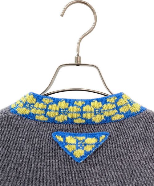 PRADA（プラダ）PRADA (プラダ) カシミヤ混カラーデザインニット グレー サイズ:38の古着・服飾アイテム