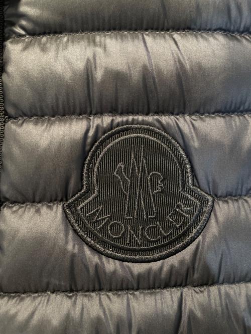 MONCLER（モンクレール）MONCLER (モンクレール) Padded Logo Patch Drawstring(ロゴパッチドローストリングジレ) ブラック サイズ:1の古着・服飾アイテム