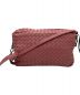 BOTTEGA VENETA（ボッテガベネタ）の古着「イントレチャートショルダーバッグ」｜ピンク