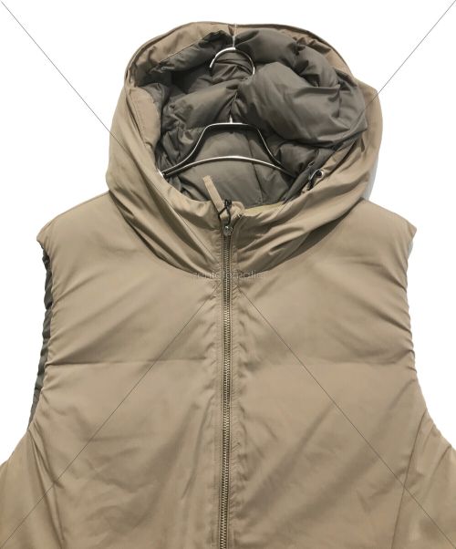 LOFT LABO（ロフトラボ）LOFT LABO (ロフトラボ) KAWADA FEATHER (カワダフェザー) フーデッドミドルレングスダウンベスト ベージュ サイズ:1の古着・服飾アイテム
