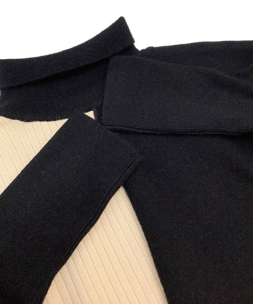 HeRIN.CYE（ヘリンドットサイ）HeRIN.CYE (ヘリンドットサイ) Knit poncho ブラック×ベージュ サイズ:Fの古着・服飾アイテム