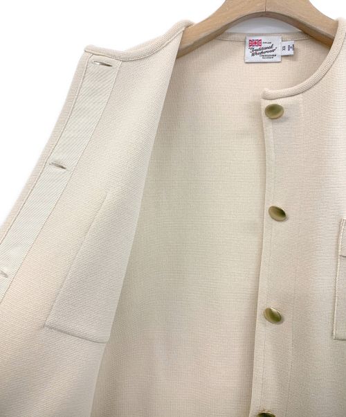 Traditional Weatherwear（トラディショナルウェザーウェア）Traditional Weatherwear (トラディショナルウェザーウェア) RIB NO COLLAR MILITARY JK ベージュ サイズ:XSの古着・服飾アイテム