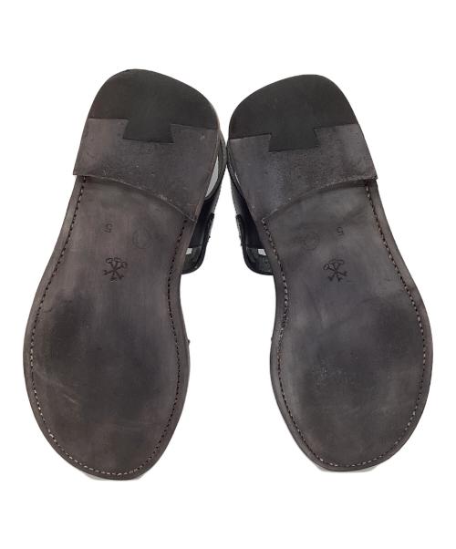 ARTS&SCIENCE（アーツアンドサイエンス）ARTS&SCIENCE (アーツアンドサイエンス) レザーサンダル ブラック サイズ:5の古着・服飾アイテム