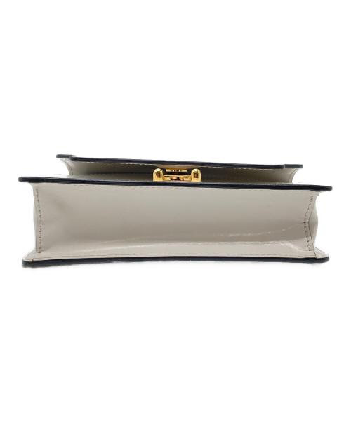 MARNI（マルニ）MARNI (マルニ) TRUNKショルダーバッグ ホワイトの古着・服飾アイテム