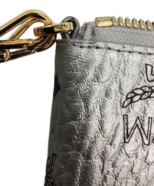 MCM（エムシーエム）MCM (エムシーエム) ショルダーポーチ シルバーの古着・服飾アイテム