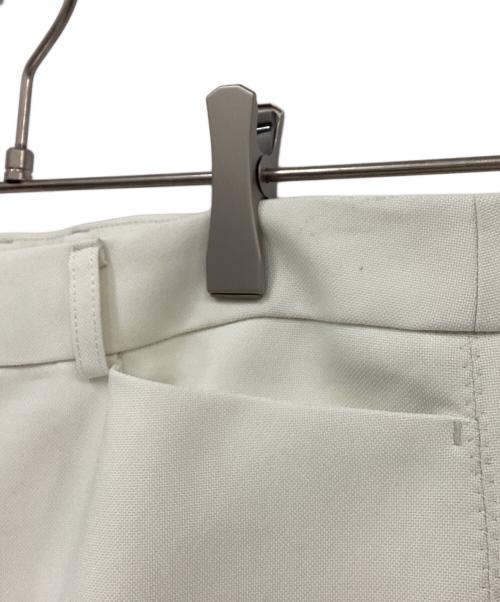 BEIGE（ベイジ）BEIGE (ベイジ) クロップドパンツ アイボリー サイズ:4の古着・服飾アイテム