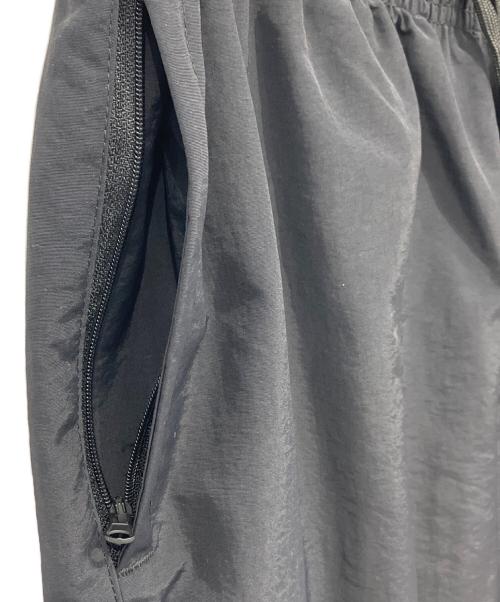 blanks factory（ブランクスファクトリー）blanks factory (ブランクスファクトリー) ナイロンパンツ ブラック サイズ:Lの古着・服飾アイテム