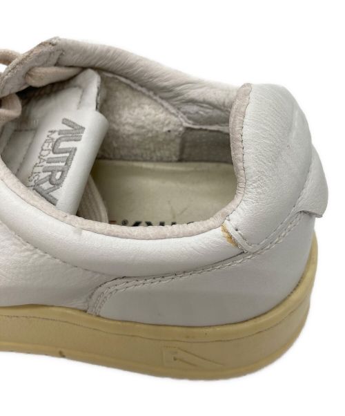 AUTRY（オートリ―）AUTRY (オートリ―) スニーカー ホワイト サイズ:37の古着・服飾アイテム