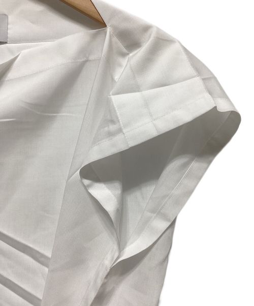 132 5. ISSEY MIYAKE（132 5. イッセイ ミヤケ）132 5. ISSEY MIYAKE (132 5. イッセイ ミヤケ) PLEATS T BASIC ホワイト サイズ:2 未使用品の古着・服飾アイテム