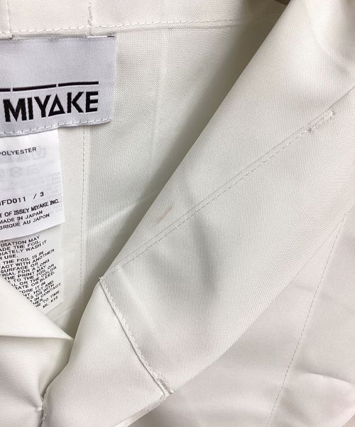 132 5. ISSEY MIYAKE（132 5. イッセイ ミヤケ）132 5. ISSEY MIYAKE (132 5. イッセイ ミヤケ) 132 5. STANDARD ホワイト サイズ:3の古着・服飾アイテム