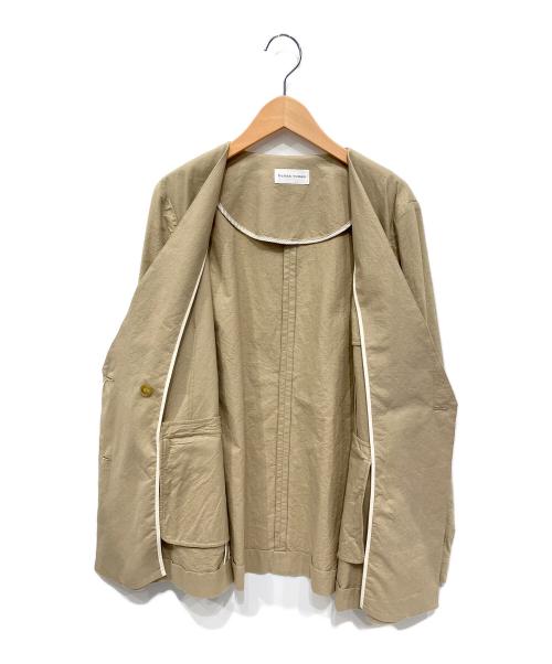 HUMAN WOMAN（ヒューマンウーマン）HUMAN WOMAN (ヒューマンウーマン) ノーカラーダブルジャケット ベージュ サイズ:Mの古着・服飾アイテム