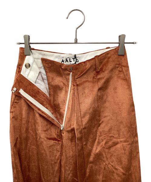 AALTO（アールト）AALTO (アールト) FRONT PLEAT TAILORED TROUSER ピンクブラウン サイズ:SIZE34 未使用品の古着・服飾アイテム
