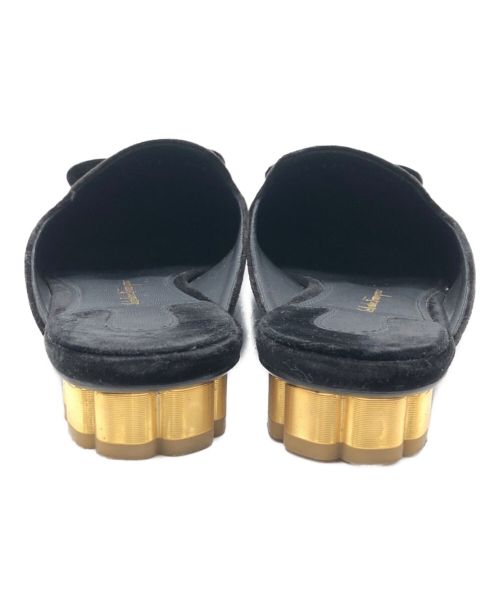 Salvatore Ferragamo（サルヴァトーレ フェラガモ）Salvatore Ferragamo (サルヴァトーレ フェラガモ) Velvet Bow Mule Slide Loafer ブラック サイズ:7 1/2の古着・服飾アイテム