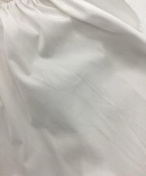 FRAY ID（フレイ アイディー）FRAY ID (フレイ アイディー) ラッフルカラーパフブラウス ホワイト サイズ:ONEの古着・服飾アイテム
