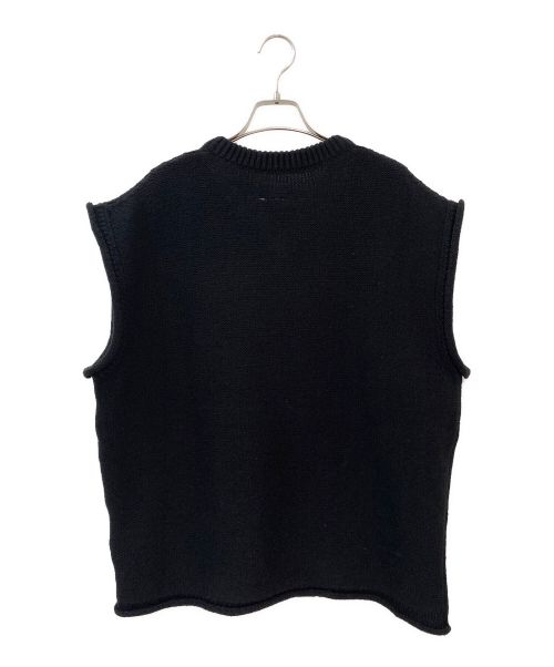 MM6 Maison Margiela（エムエムシックスメゾンマルジェラ）MM6 Maison Margiela (エムエムシックス メゾンマルジェラ) カレンダータグロゴニットベスト ブラック サイズ:M 未使用品の古着・服飾アイテム