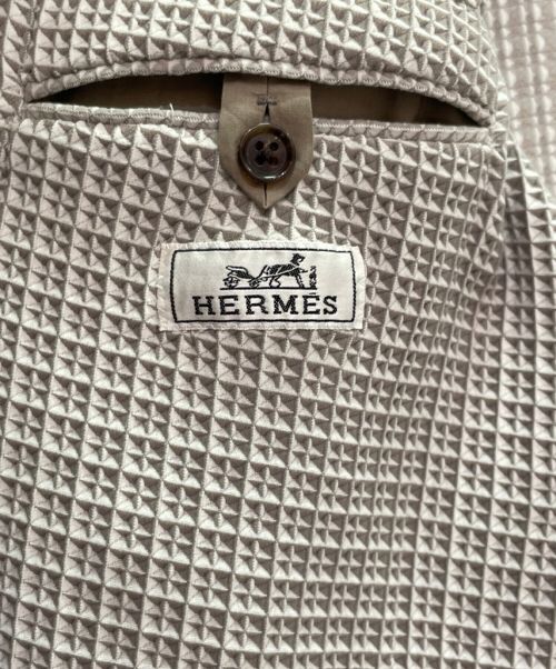 HERMES（エルメス）HERMES (エルメス) エンボス加工 総柄ジャケット グレー サイズ:56の古着・服飾アイテム