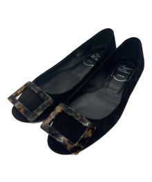 Roger Vivier（ロジェ ヴィヴィエ）の古着「フラットパンプス」｜ブラック