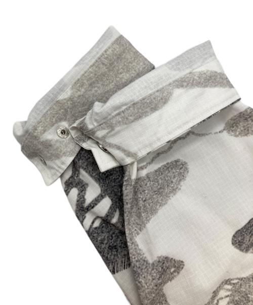 P-ROOM THE WORLD（ピールームザワールド）P-ROOM THE WORLD (ピールームザワールド) マウンテンパーカー／Ryohei Sasaki MOUNTAIN PARKA ホワイト サイズ:Lの古着・服飾アイテム