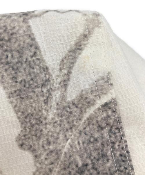 P-ROOM THE WORLD（ピールームザワールド）P-ROOM THE WORLD (ピールームザワールド) マウンテンパーカー／Ryohei Sasaki MOUNTAIN PARKA ホワイト サイズ:Lの古着・服飾アイテム