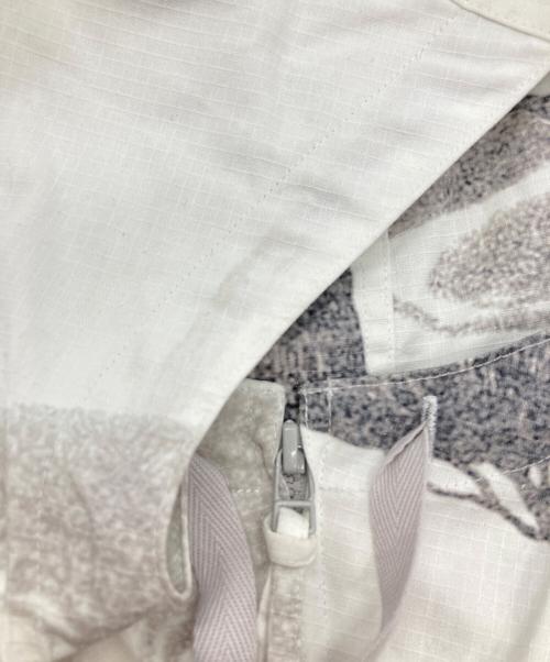 P-ROOM THE WORLD（ピールームザワールド）P-ROOM THE WORLD (ピールームザワールド) マウンテンパーカー／Ryohei Sasaki MOUNTAIN PARKA ホワイト サイズ:Lの古着・服飾アイテム