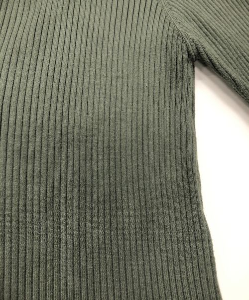 UN3D.（アンスリード）UN3D. (アンスリード) フロントスリットニットトップ カーキ サイズ:38の古着・服飾アイテム