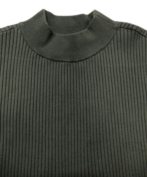 UN3D.（アンスリード）UN3D. (アンスリード) フロントスリットニットトップ カーキ サイズ:38の古着・服飾アイテム