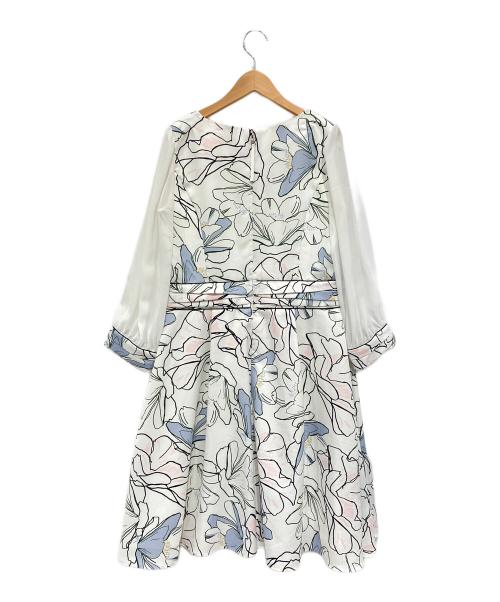 TO BE CHIC（トゥービーシック）TO BE CHIC (トゥービーシック) ラインフラワープリントドレス ホワイト サイズ:42の古着・服飾アイテム