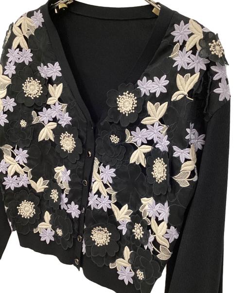 GRACE CONTINENTAL（（グレースコンチネンタル）GRACE CONTINENTAL (（グレースコンチネンタル) フラワー3Dニットカーディガン ブラック サイズ:36 未使用品の古着・服飾アイテム