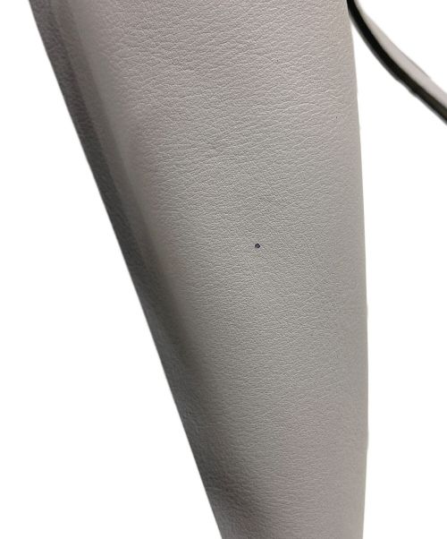 CELINE（セリーヌ）CELINE (セリーヌ) トリフォルド ミディアム ベージュの古着・服飾アイテム