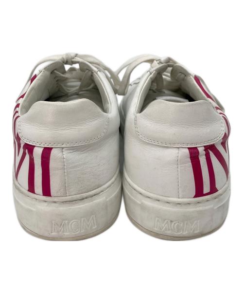 MCM（エムシーエム）MCM (エムシーエム) OVERSIZED LOGO LOW ホワイト サイズ:42の古着・服飾アイテム
