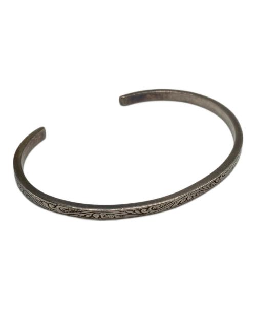 Suman Dhakhwa（スーマンダックワ）Suman Dhakhwa (スーマンダックワ) Carved Narrow Cuff Silverの古着・服飾アイテム