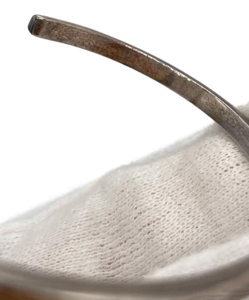 Suman Dhakhwa（スーマンダックワ）Suman Dhakhwa (スーマンダックワ) Carved Narrow Cuff Silverの古着・服飾アイテム