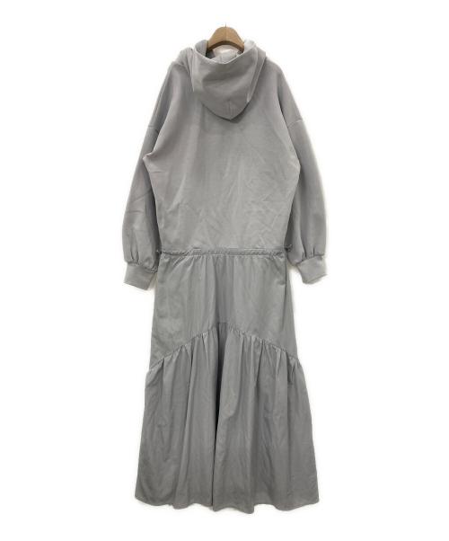 emmi（エミ）emmi (エミ) フーディードッキングワンピース スカイブルー サイズ:1の古着・服飾アイテム