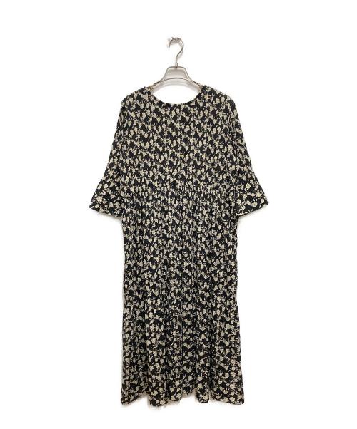 JOURNAL STANDARD relume（ジャーナルスタンダード レリューム）JOURNAL STANDARD relume (ジャーナルスタンダード レリューム) マジョリカプリーツフラワーワンピース ブラック サイズ:FREEの古着・服飾アイテム