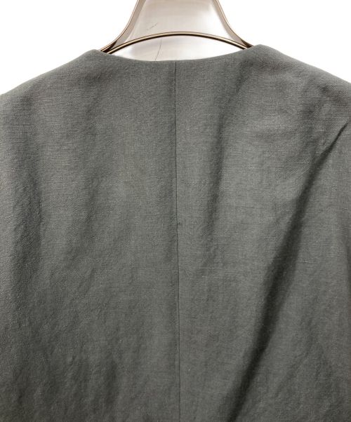 REVERBERATE（リバーバレイト）REVERBERATE (リバーバレイト) COLLARLESS JACKET　カラーレスジャケット チャコールグレー サイズ:SIZE38 未使用品の古着・服飾アイテム