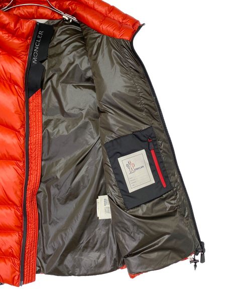 MONCLER GRENOBLE（モンクレール グルノーブル）MONCLER GRENOBLE (モンクレール グルノーブル) Kostemberg/ダウンベスト オレンジ サイズ:3の古着・服飾アイテム