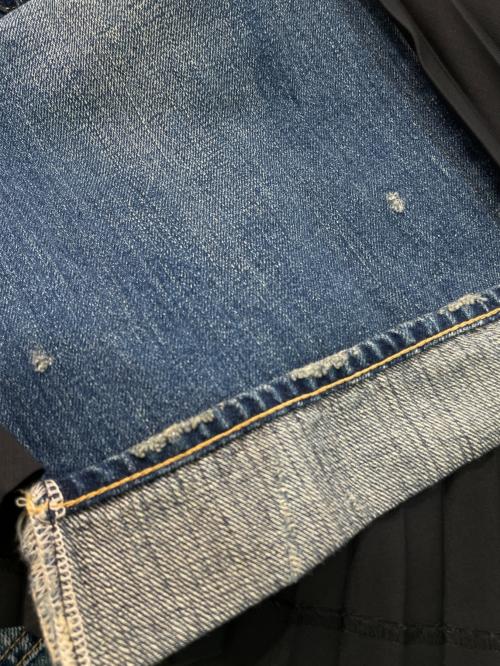 JUNYA WATANABE COMME des GARCONS（ジュンヤワタナベ コムデギャルソン）JUNYA WATANABE COMME des GARCONS (ジュンヤワタナベ コムデギャルソン) LEVI'S (リーバイス) AD2021 再構築プリーツレイヤードデニムパンツ インディゴ サイズ:Sの古着・服飾アイテム