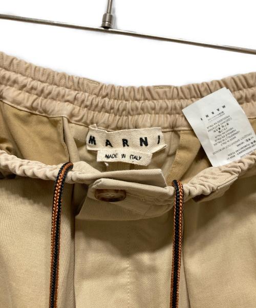 MARNI（マルニ）MARNI (マルニ) コットンツイル1Pシャーリングテーパードパンツ ベージュ サイズ:44の古着・服飾アイテム