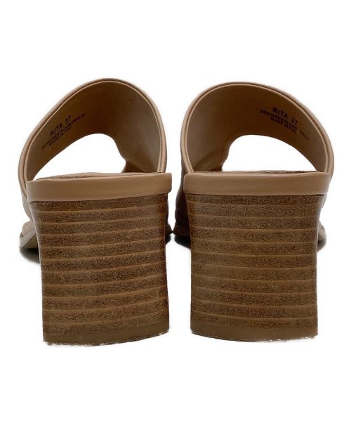 Spick and Span（スピック＆スパン）Spick and Span (スピックアンドスパン) SENSO スクエアサンダル ベージュ サイズ:37の古着・服飾アイテム