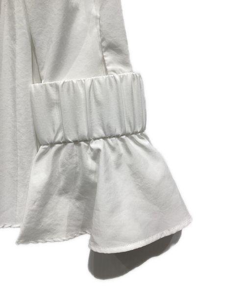 Audire（アウディーレ）Audire (アウディーレ) ruffle sleeve blouse ホワイト サイズ:Mの古着・服飾アイテム
