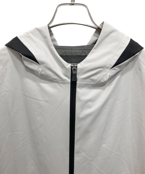 HERNO（ヘルノ）HERNO (ヘルノ) Laminar フーデットパーカー グレー サイズ:38の古着・服飾アイテム