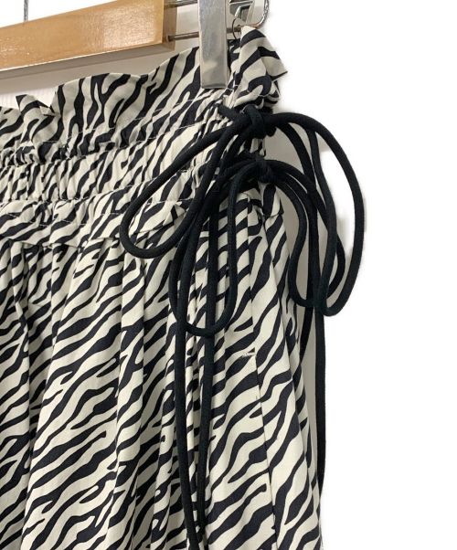 DESIGNWORKS（デザインワークス）DESIGNWORKS (デザインワークス) ゼブラプリントギャザースカート サイズ:38の古着・服飾アイテム