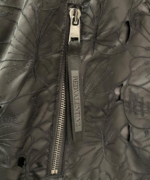 RED VALENTINO（レッドヴァレンティノ）RED VALENTINO (レッドヴァレンティノ) カットアウトディテールフーデッドコート ブラック サイズ:38の古着・服飾アイテム