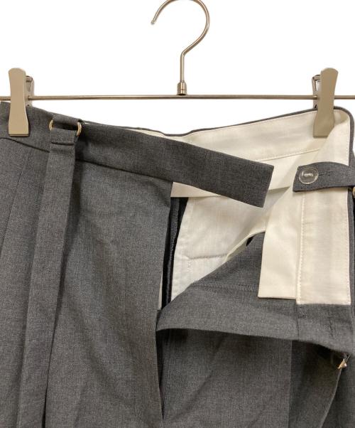 IIROT（イロット）IIROT (イロット) Suspender Tuck pants グレー サイズ:SIZE 36の古着・服飾アイテム