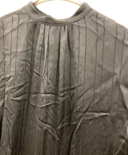 MIESROHE（ミースロエ）MIESROHE (ミースロエ) sustainableストライプサテンワンピース ブラックの古着・服飾アイテム