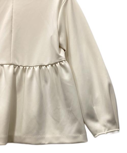 UNITED ARROWS（ユナイテッドアローズ）UNITED ARROWS (ユナイテッドアローズ) SPONGY パールモチーフ ブラウス ホワイト サイズ:38の古着・服飾アイテム